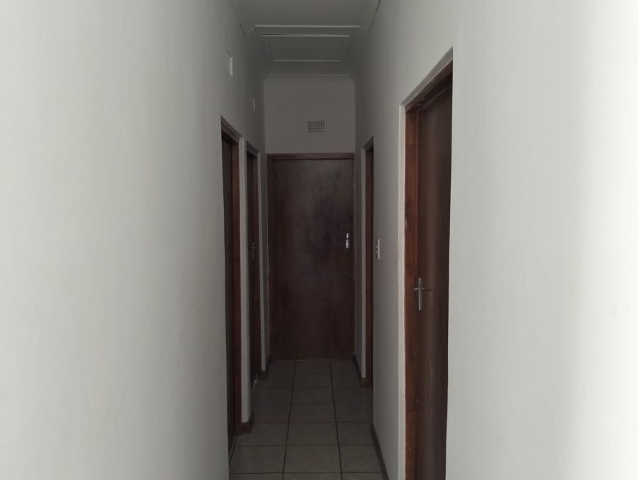 To Let 3 Bedroom Property for Rent in Northcrest Eastern Cape